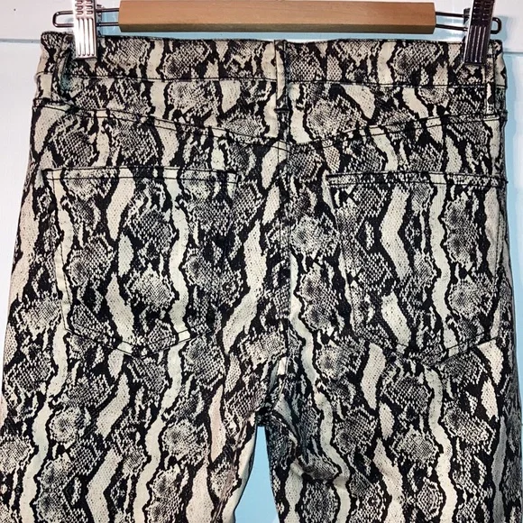 NWOT Snakeskin Print Wild Fable Skinny Jeggings Black & Cream Denim Size 2 - Picture 6 of 7